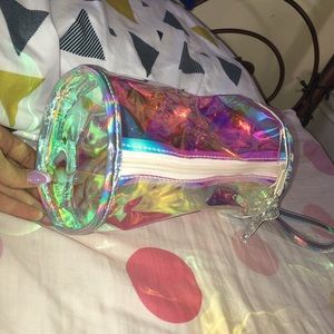 🌈 ✨ NEW Holographic Cylinder Clutch ✨🌈